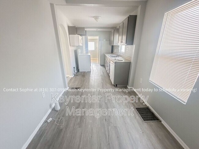 Building Photo - 3713 Wood Ave