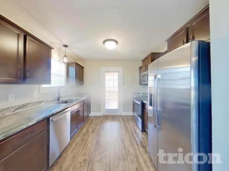 Building Photo - 2945 Lancelot Ln