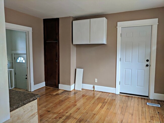 Building Photo - 1666 Smith St