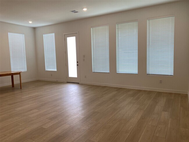 Building Photo - 4523 Sunny Hazel Ln
