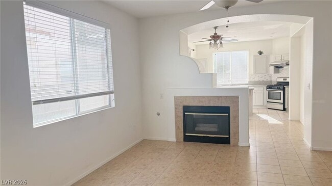 Building Photo - 313 Lilac Arbor St