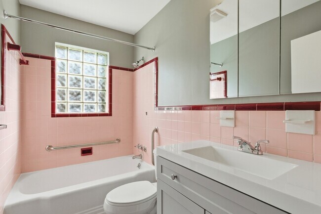 Building Photo - 4311 Kennison Ave