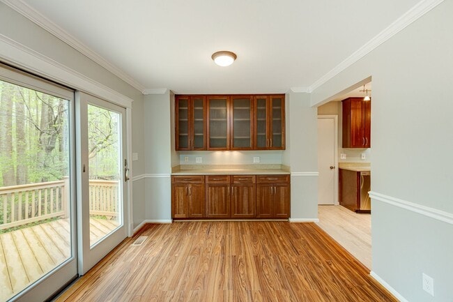 Building Photo - 3303 Spring Lake Ct