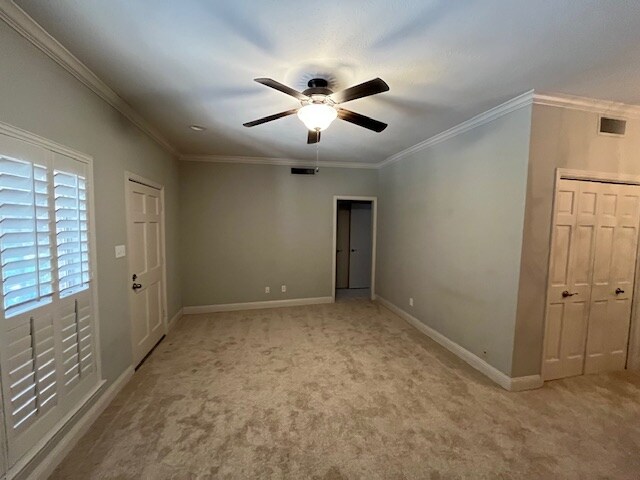 Building Photo - 4349 Bellaire Dr S