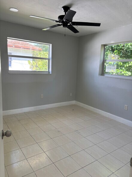 Building Photo - 457 NE 139th St