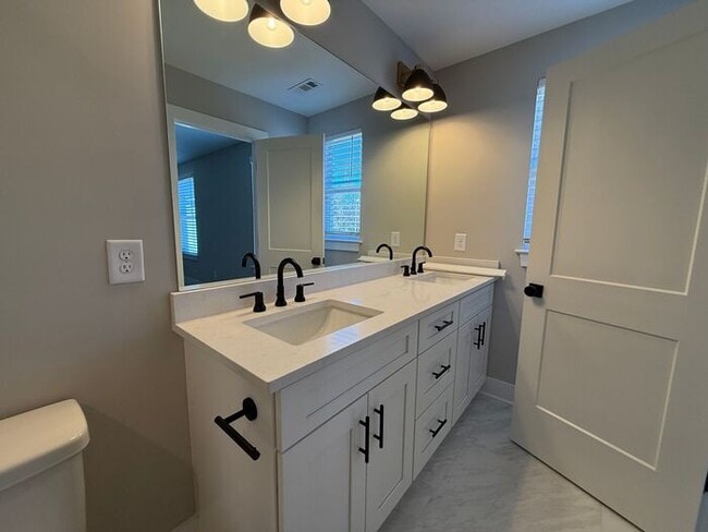 Building Photo - Beautiful New Construction in Booming Old Hickory