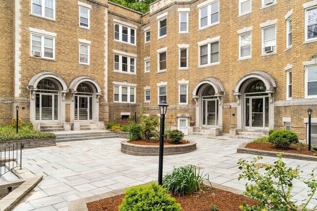 Building Photo - 21 Westbourne Terrace