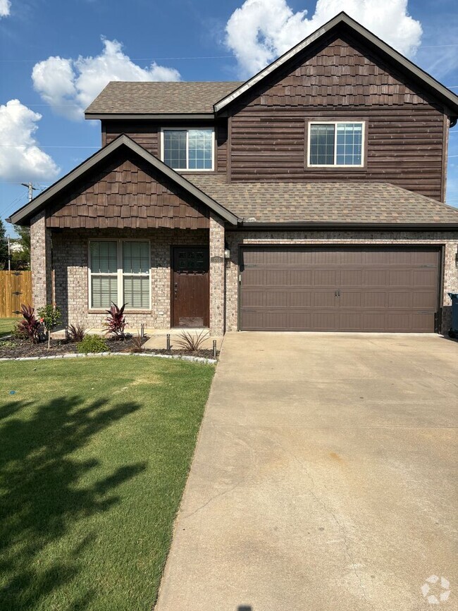 Building Photo - BEAUTIFUL HOME IN GREAT LOCATION!