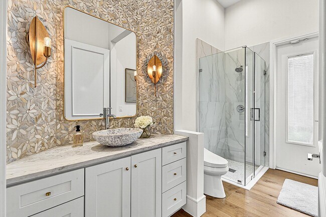 Building Photo - 1128 Crystal Dr