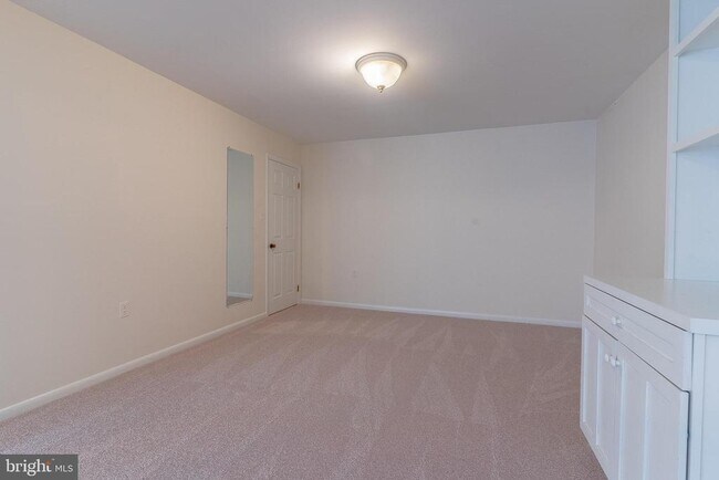 Building Photo - 6627 Hazel Ln