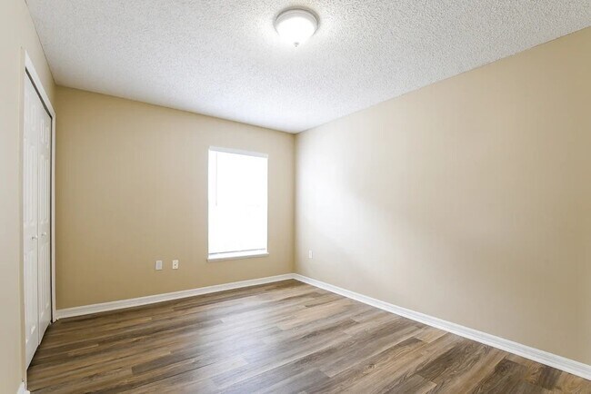 Building Photo - 3277 Bellingham Dr