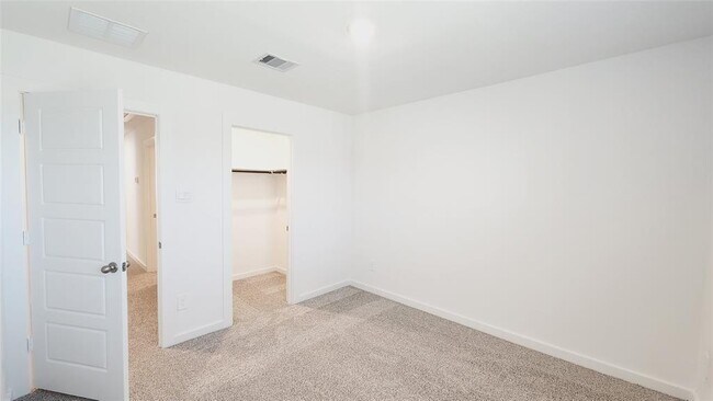 Building Photo - 3217 Creston Gate Dr