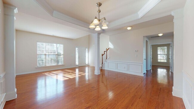 Building Photo - Beautiful 4 Bedroom Home in the vibrant city of Raleigh!