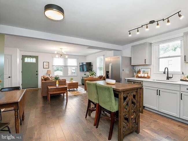 Building Photo - 3302 Orlando Ave