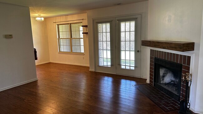 Building Photo - 350 Tavistock