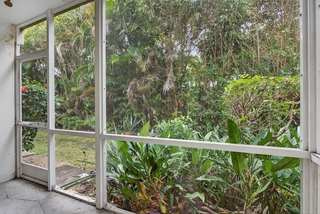 Building Photo - 2115 NE 42nd Ct