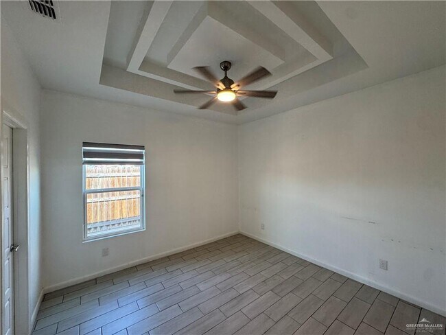 Building Photo - 22 S Sports Dr