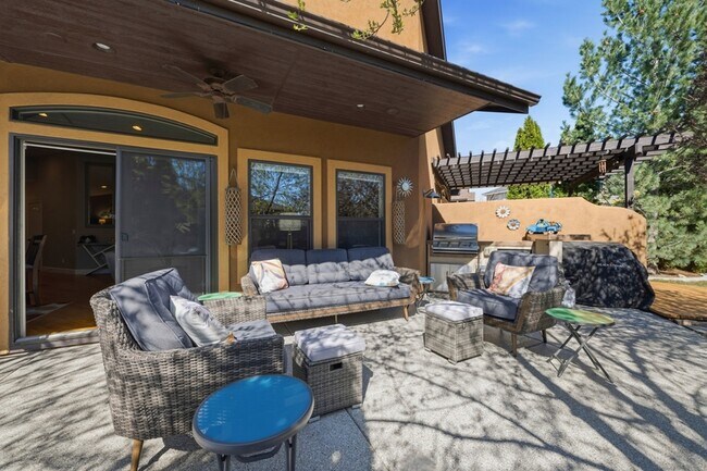 Building Photo - 5850 N Rio Lomas Ave