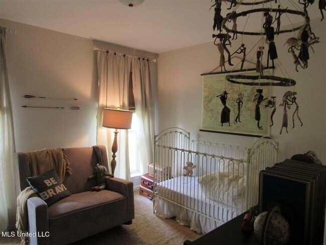 Building Photo - 407 Hemlock Dr