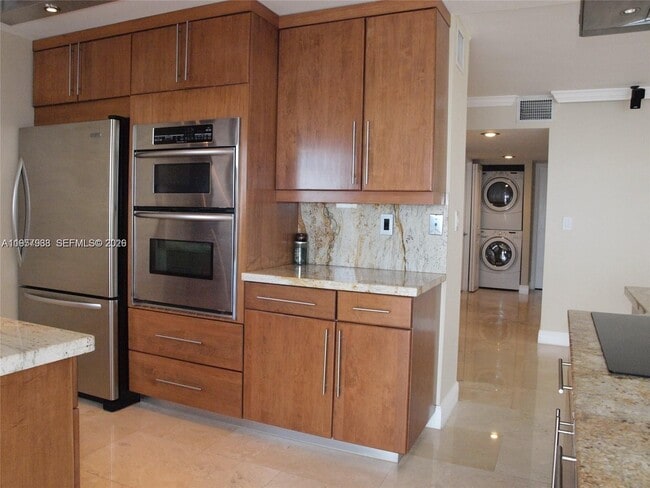 Building Photo - 1901 Brickell Ave