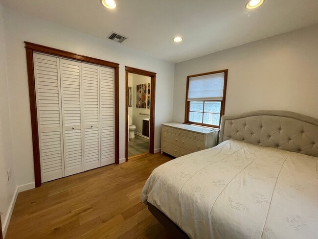 Building Photo - 4 Bedroom Pool Home for Rent in Woodland H...