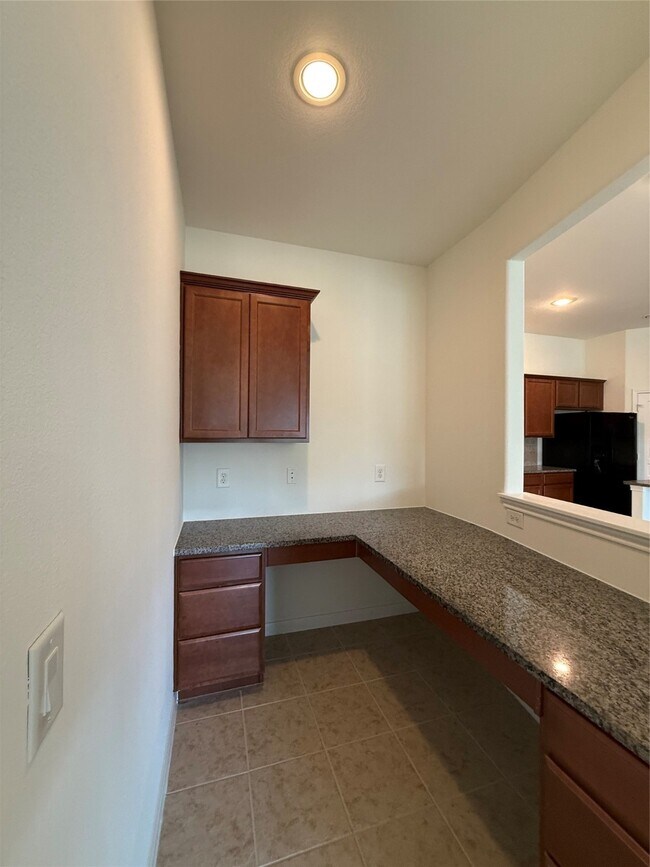 Building Photo - 22646 Triangle Ridge Dr