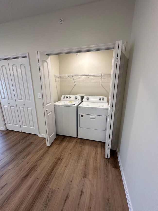Building Photo - Golf Quarters - GQ 105
