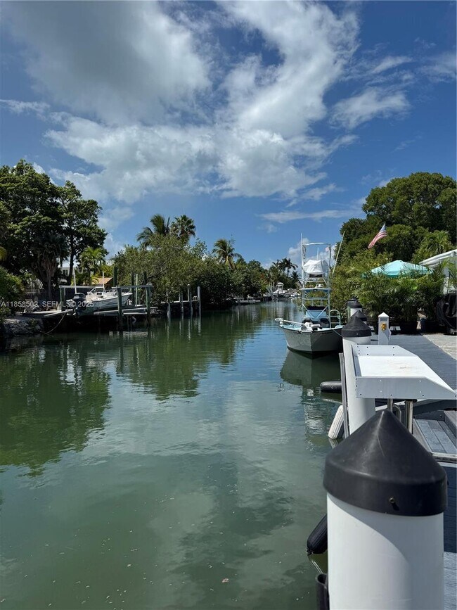 Building Photo - 1301 Grouper Dr