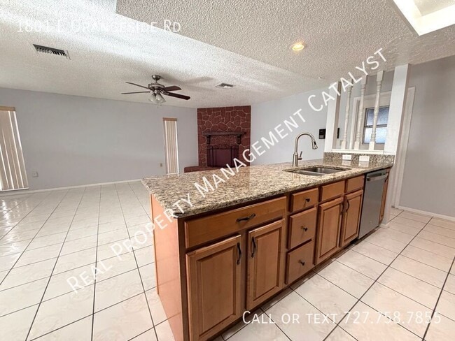 Building Photo - 1801 E Orangeside Rd