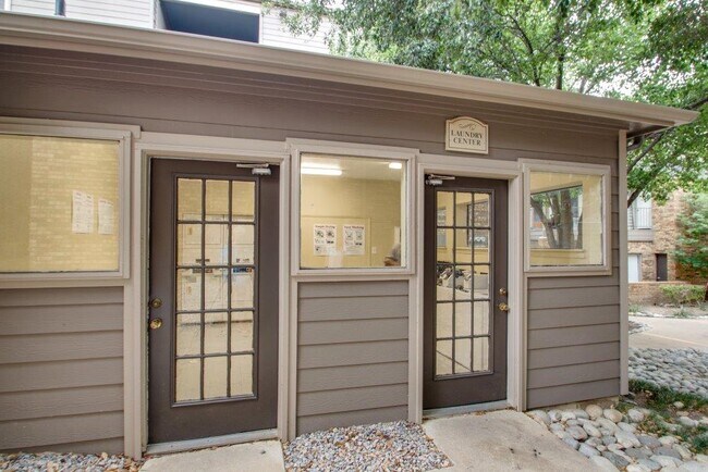 Building Photo - 5201 Thistle Dr