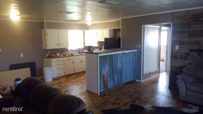 Building Photo - 3 br, 2 bath House - 499 cr 1199