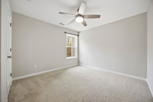 Building Photo - 7275 Heritage Oak Ct