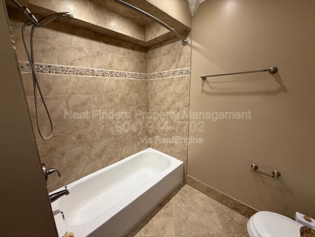 Building Photo - 12947 Tree Wy Ct N