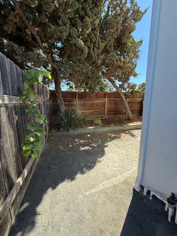 Building Photo - 6649 Delbarton St