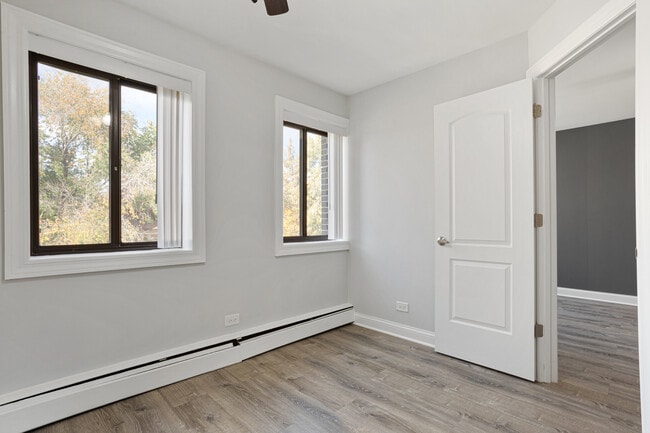 Building Photo - 6029 N Winthrop Ave
