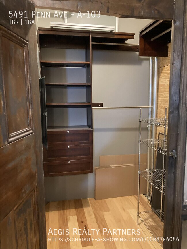 Building Photo - EAST LIBERTY MUST SEE INSIDE!!! (1 BED 1 B...