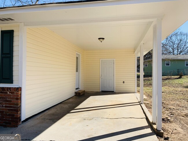 Building Photo - 24 Camellia Dr