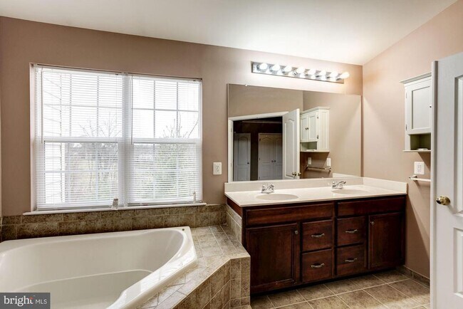 Building Photo - 20078 Northville Hills Terrace