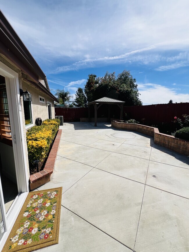 Building Photo - 24555 Camino Meridiana