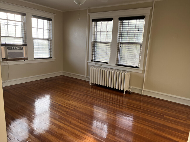 Living Room - 1031 Shore Rd