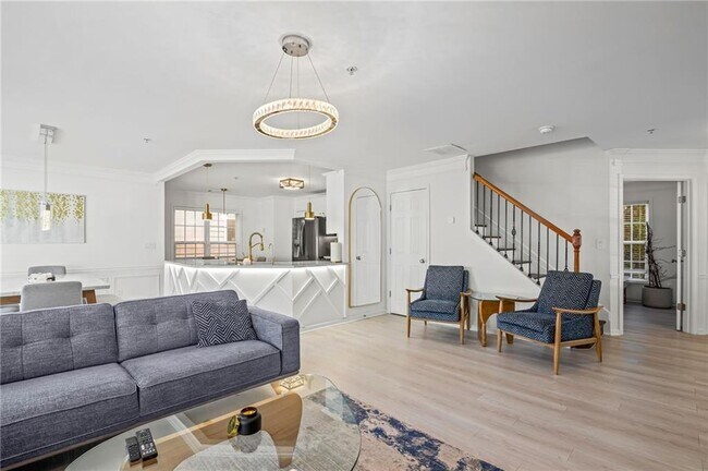 Building Photo - 266 Balaban Cir