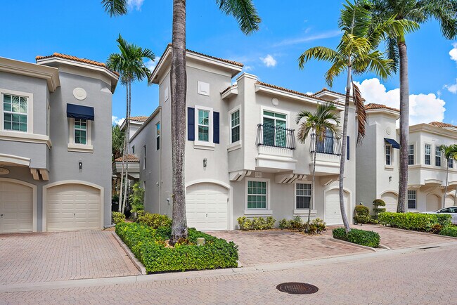 Building Photo - 503 Resort Ln