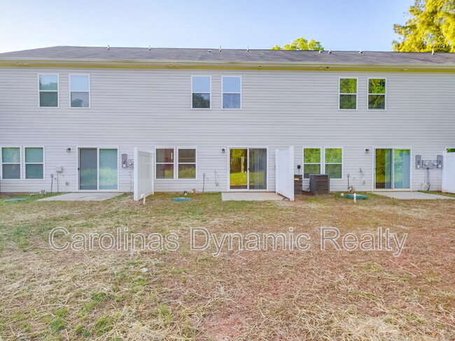 Building Photo - 916 S Battleground Ave