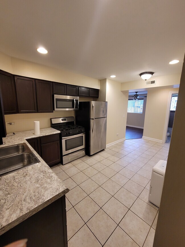 Building Photo - 2105 St Charles Rd