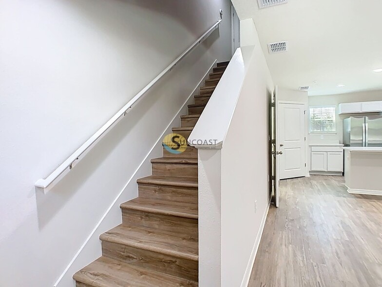 Building Photo - 3821 SW 43rd Ct