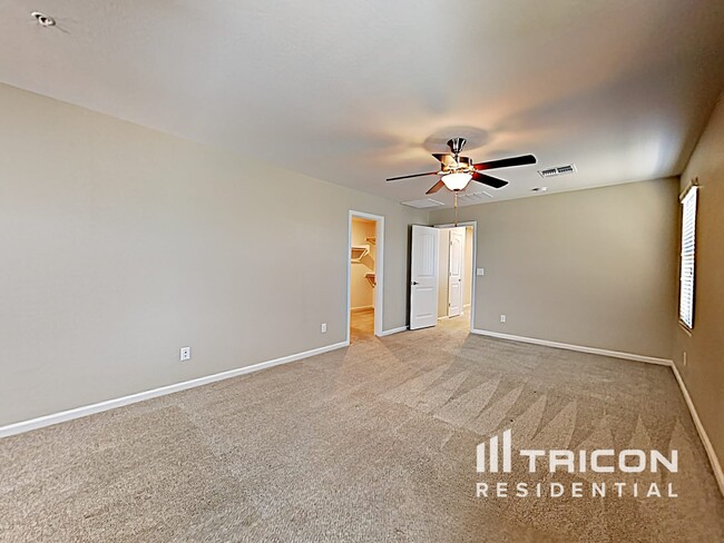Building Photo - 12572 W Hummingbird Terrace