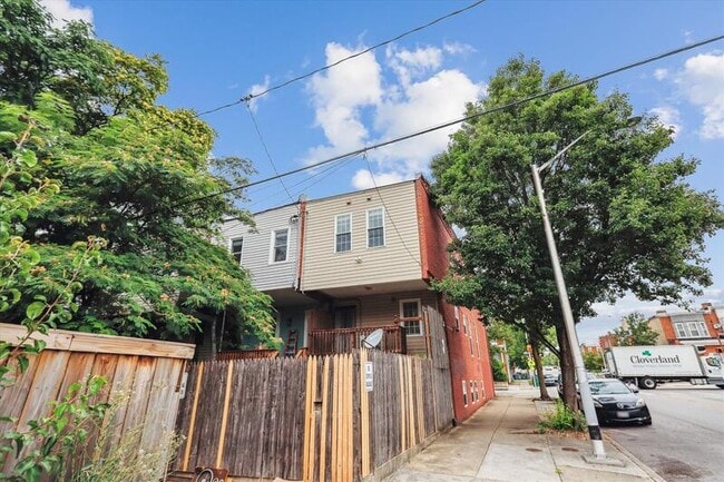 Building Photo - 345 E 28th St
