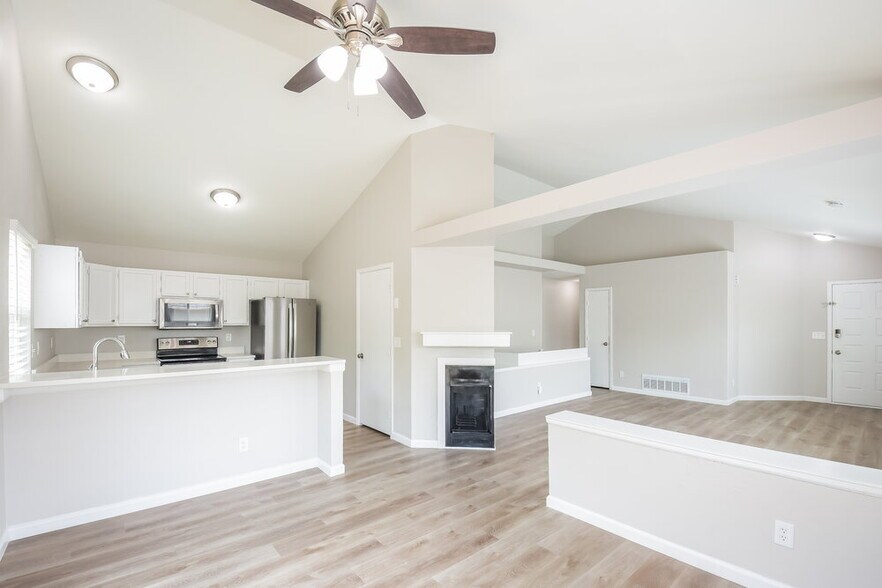 Building Photo - 7165 Routt St