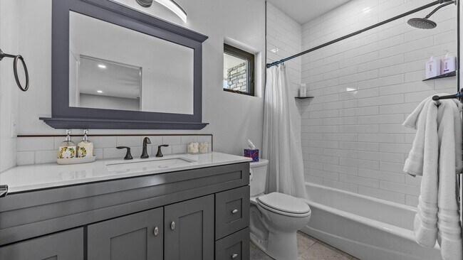 Building Photo - 2545 Fryingpan Dr