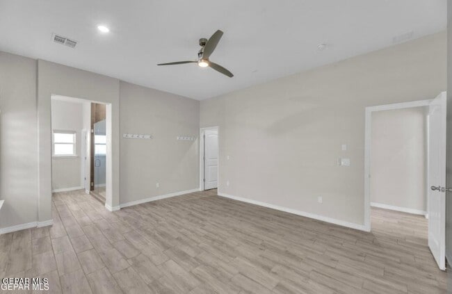 Building Photo - 13729 Lago Vista Ave